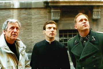 Η αφίσα της ταινίας του Γαβρά προκαλεί τις αντιδράσεις της Καθολικής Εκκλησίας