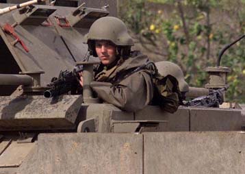 Νέα εισβολή ισραηλινών δυνάμεων στη Γάζα