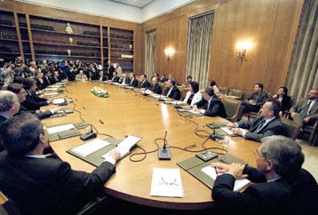 Βασικός μέτοχος ΜΜΕ όποιος έχει άνω του 5%, αποφάσισε το Υπουργικό Συμβούλιο