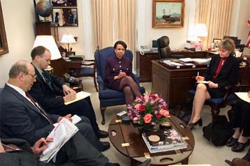 Σκληρή στάση κατά της Β. Κορέας θα ζητήσει από τα ασιατικά κράτη ο Τζορτζ Ο. Μπους