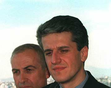 Το νέο κυβερνητικό σχήμα ανακοίνωσε την Παρασκευή ο Παντελί Μάικο