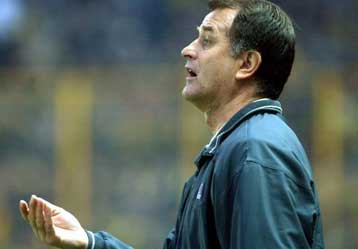 Προσοχή για 90 ζήτησε ο Μπάγεβιτς από τους παίκτες του για το ντέρμπι με τον ΟΣΦΠ