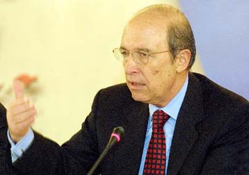 Θα αναμετρηθούμε με συμφέροντα που αντιδρούν στις μεταρρυθμίσεις, τόνισε ο Σημίτης