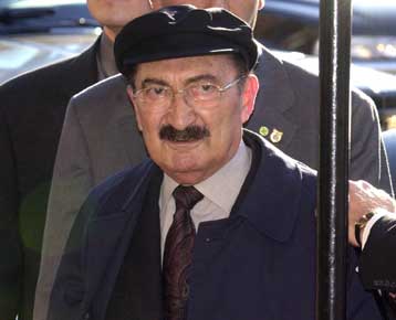 Ο Μπουλέντ Ετζεβίτ κάλεσε τις ΗΠΑ να μην επιτεθούν στο Ιράκ