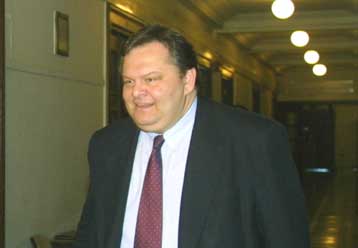 Δεν υπάρχουν διαφωνίες στην κυβέρνηση για το θέμα του τέως, δήλωσε ο Βενιζέλος