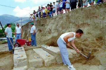 Λίθινη σφραγίδα της 5ης χιλιετίας δίνει νέα στοιχεία για τη γραφή στα Βαλκάνια