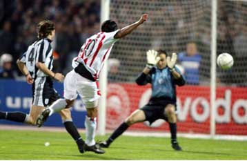 Ανέβηκε στην τρίτη θέση ο Ολυμπιακός επιστρέφοντας στις νίκες, 3-2 τον ΠΑΟΚ