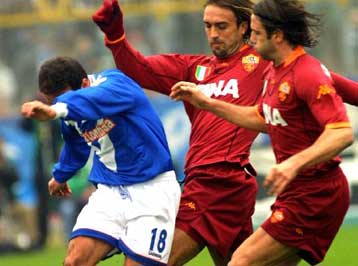 Η Ρόμα χάρισε πάλι την κορυφή στη Γιουβέντους