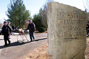 Πάνω από 200 πτώματα βρέθηκαν σε κρεματόριο στις ΗΠΑ – Ο ιδιοκτήτης δεν τα αποτέφρωνε