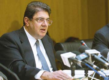 Στα δύο «σπάει» η Ολυμπιακή μετά το «ναυάγιο» με την IAS