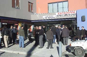 Με κλείσιμο εφοριών απειλούν οι ιδιοκτήτες των μικρομεσαίων επιχειρήσεων