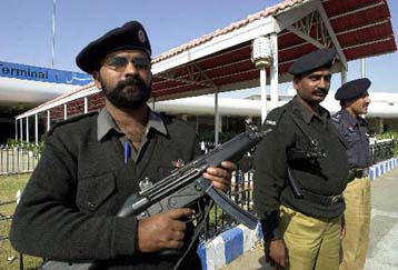 Επίθεση κατά αμερικανικού στόχου στο Πακιστάν απέτρεψε η αστυνομία της χώρας