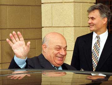 Περισσότερο από το 30% των κυπριακών εδαφών, ζητά ο Ντενκτάς