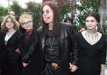 Το MTV παρακολουθεί τον Όζι Όζμπουρν και την οικογένειά του στο σπίτι τους