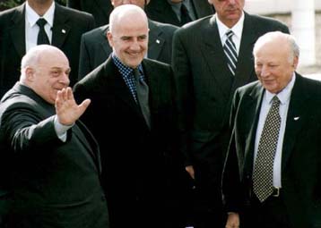 Αυλαία, χωρίς κάποια πρόοδο, στον πρώτο γύρο συνομιλιών Κληρίδη – Ντενκτάς