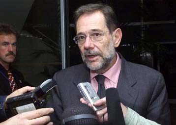 Να σταματήσουν οι ευρωπαϊκές επικρίσεις στις ΗΠΑ, ζητά ο Χαβιέ Σολάνα