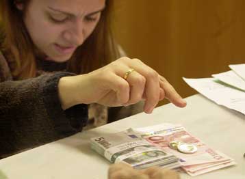 Λήγει στις 28 Φεβρουαρίου η παράλληλη κυκλοφορία της δραχμής με το ευρώ