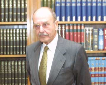 Δεν επιτελούμε όλοι το καθήκον μας όπως επιβάλλεται, δήλωσε ο Κ.Στεφανόπουλος