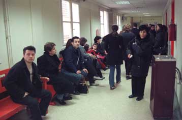 Συνεχίζεται η απεργία των γιατρών του ΙΚΑ παρά τη δικαστική απόφαση