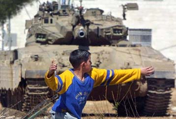 Σφοδρές επιθέσεις ισραηλινών ελικοπτέρων σε Ραμάλα και Λωρίδα της Γάζας