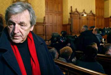 Το δικαστήριο αποφασίζει για την αφίσα του «Αμήν» κατόπιν προσφυγής ομάδας καθολικών