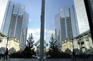 Η Γερμανία αποτελεί εμπόδιο για την ανάπτυξη στην ευρωζώνη, λένε οι Γερμανοί τραπεζίτες