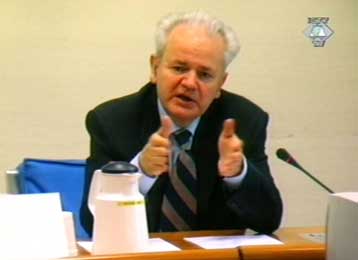 Διακόπηκε αιφνιδίως η κατάθεση Αλβανού του Κοσσυφοπεδίου στη δίκη Μιλόσεβιτς