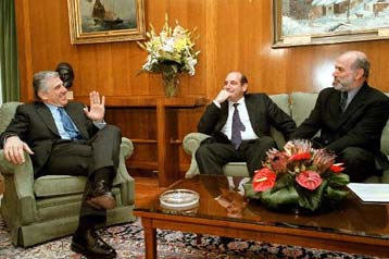 Επαφές για την ενίσχυση της παρουσίας της ελληνικής αμυντικής βιομηχανίας