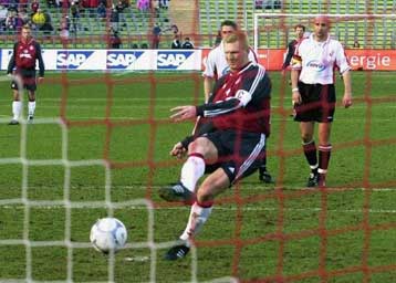 Περίπατος της Μπάγερν πριν από το ντέρμπι Λεβερκούζεν-Ντόρντμουντ