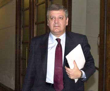 Επιχείρηση απαξίωσης της πολιτικής καταγγέλλει ο Χρ.Πρωτόπαπας