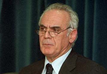 Για παρεμβάσεις κέντρων στις πολιτικές εξελίξεις μίλησε ο Τσοχατζόπουλος