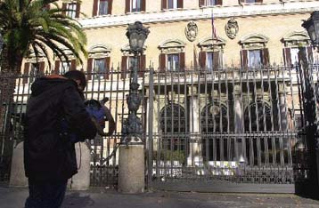 Νέες ενδείξεις ότι η αμερικανική πρεσβεία της Ρώμης ήταν στόχος τρομοκρατών