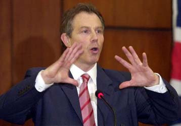 Δημοψήφισμα για το ευρώ την 1η Μαΐου 2003 ζητούν από τον Τόνι Μπλερ οι σύμβουλοί του