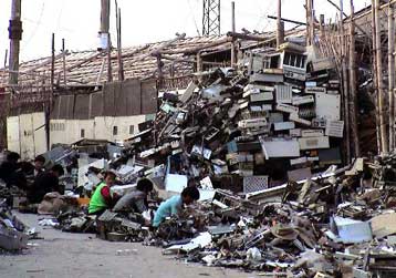 Οι ανεπτυγμένες χώρες πετούν τα ηλεκτρονικά απόβλητα στις φτωχές, σύμφωνα με έρευνα