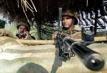 «Όχι» στο διάλογο με το Πακιστάν εάν δεν παύσει το πυρ, τονίζει ο πρόεδρος της Ινδίας