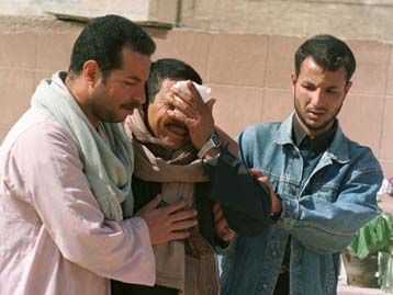 Τουλάχιστον 22 νεκροί από κατάρρευση κτιρίου στη βόρεια Αίγυπτο