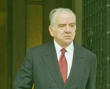 Δεν τίθεται θέμα παραίτησής μου, διαβεβαιώνει ο διοικητής της Εθνικής Τράπεζας