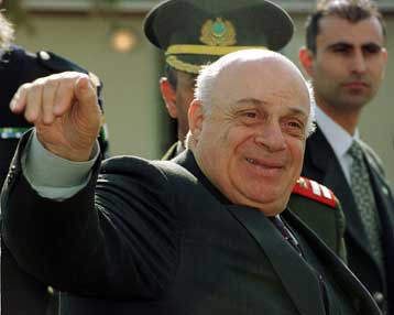 Για στήριξη των ελληνοκύπριων κατηγορεί Βρετανία και ΕΕ ο Τουρκοκύπριος ηγέτης