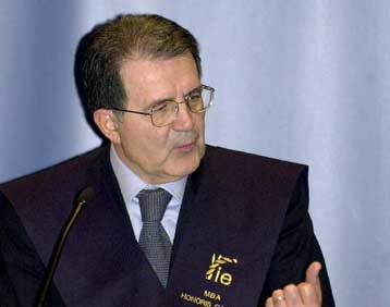 Υπέρ της ιδέας για μία «ομοσπονδιακή Ευρώπη» τάχθηκε ο Ρομάνο Πρόντι