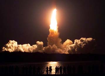 Ξεκίνησε η ριψοκίνδυνη αποστολή συντήρησης του διαστημικού τηλεσκοπίου Hubble