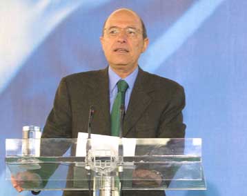 Δεσμεύσεις Σημίτη για άρση των ανισοτήτων εις βάρος των γυναικών