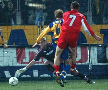 Η Χάποελ έκανε το… μπάμ στο Κύπελλο UEFA άφησε εκτός 8αδας την Πάρμα