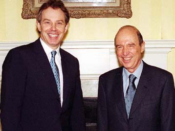 Τηλεφωνική επικοινωνία Σημίτη και Μπλερ, εν όψει Βαρκελώνης