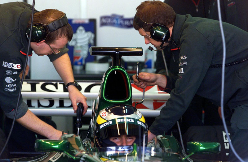 Εκτεταμένες αλλαγές του πλαισίου για την Jaguar R3