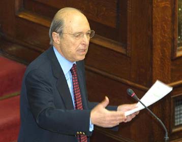 Για τους ύποπτους λογαριασμούς και  τα περί «εκτροπής» θα τοποθετηθεί ο Κ.Σημίτης