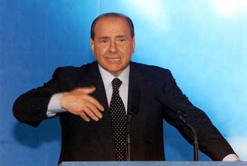 Έντονα αντιδρούν οι Ιταλοί στο νόμο Μπερλουσκόνι περί διαπλοκής