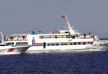 Πυρκαγιά σε κρουαζιερόπλοιο – Σώο το πλήρωμα