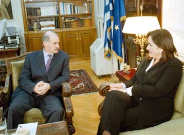 Προτιμότεροι για διάδοχοι Παπανδρέου και Μπακογιάννη, σύμφωνα με την Metron Analysis