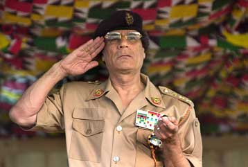 Ο Καντάφι απειλεί με αποχώρηση της Λιβύης από τον Αραβικό Σύνδεσμο