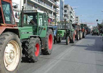 Στην Αθήνα καταφθάνουν την Τρίτη οι αγρότες – Συγκέντρωση στο Παναθηναϊκό Στάδιο